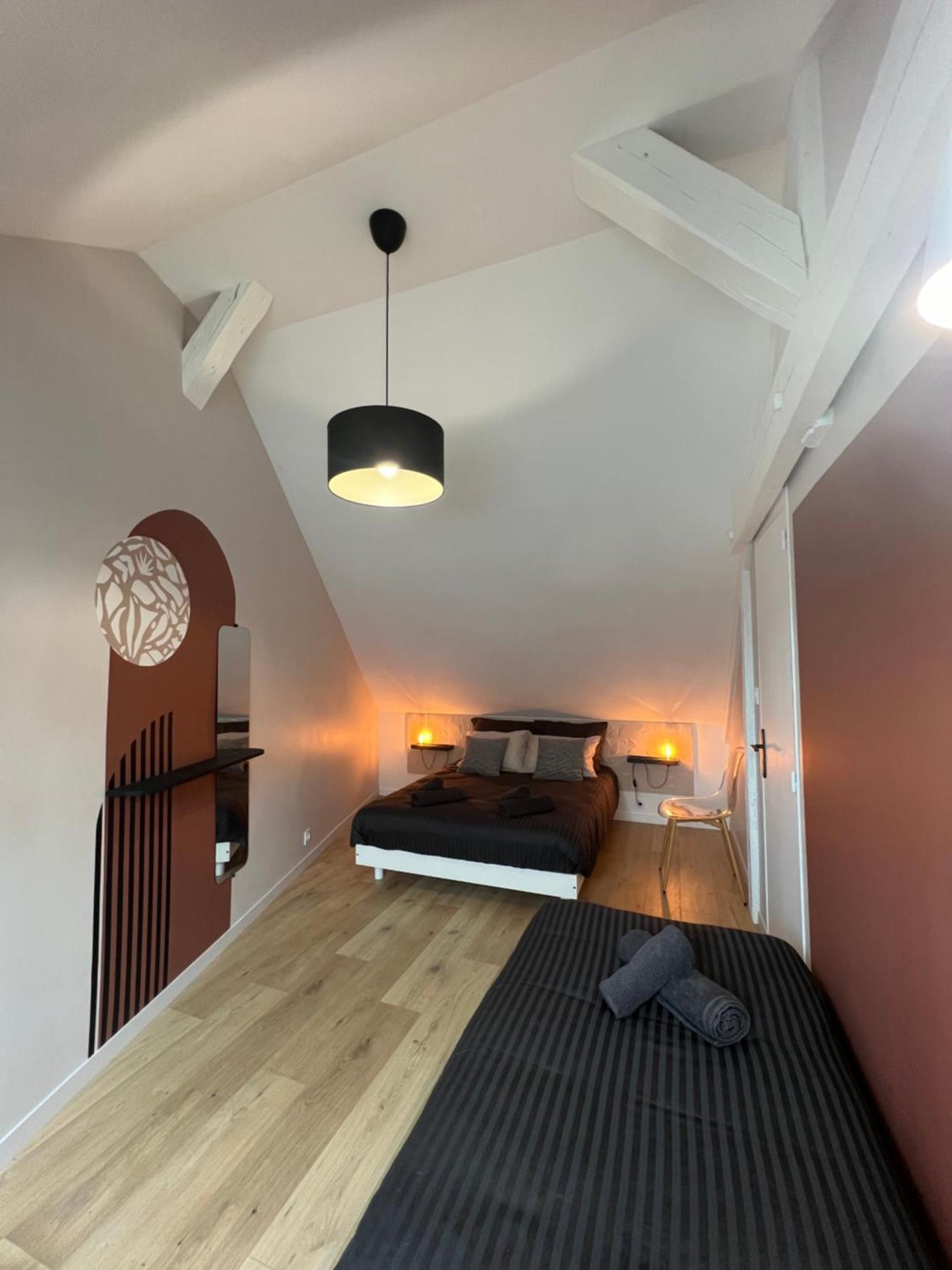 Appartement Spacieux Et Lumineux Proche Du Centre Historique Дол-де-Бретан Екстериор снимка