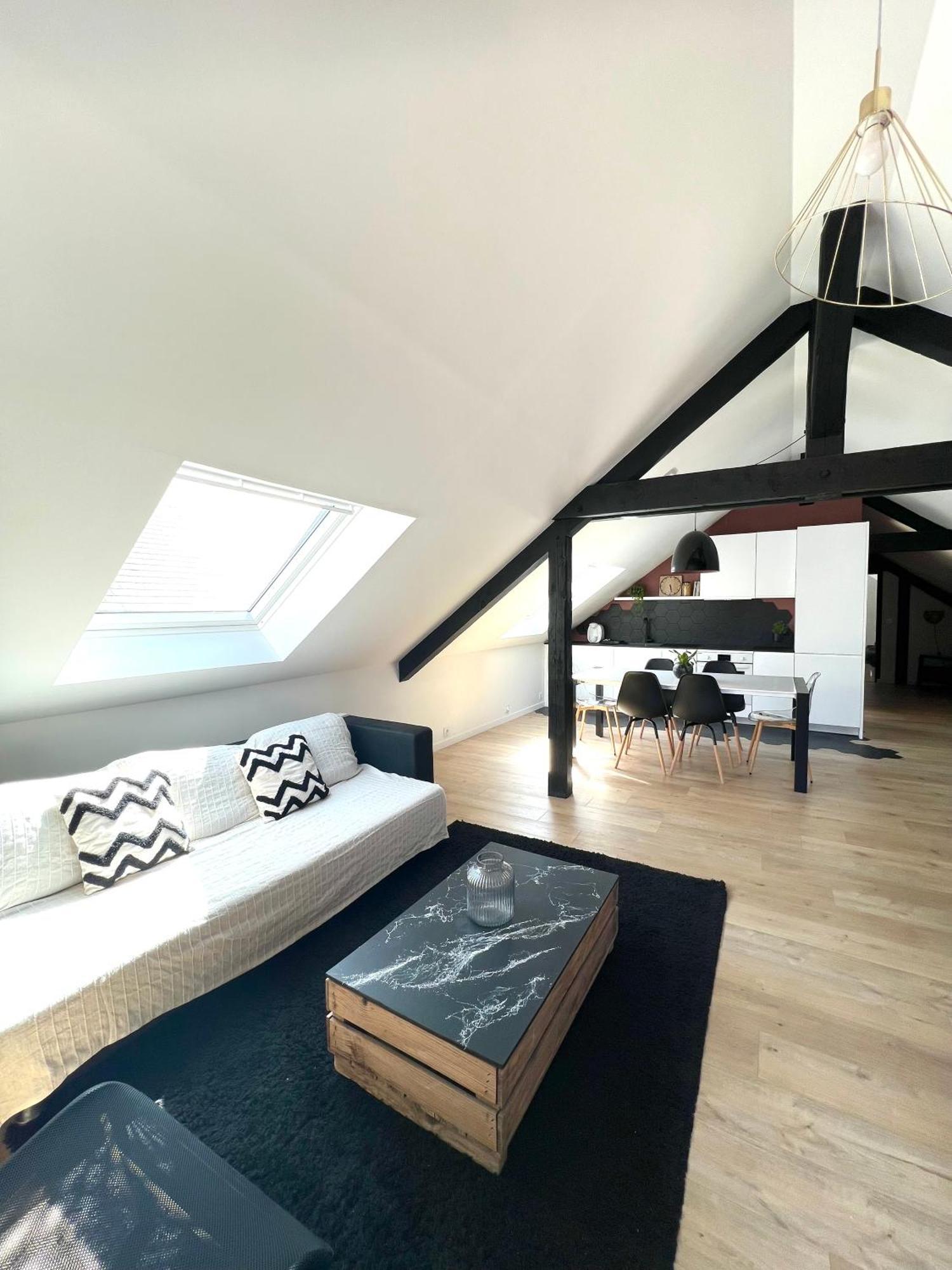 Appartement Spacieux Et Lumineux Proche Du Centre Historique Дол-де-Бретан Екстериор снимка